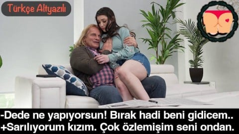 Kocaman Göğüslerini Kucağına Alıp Yalattı