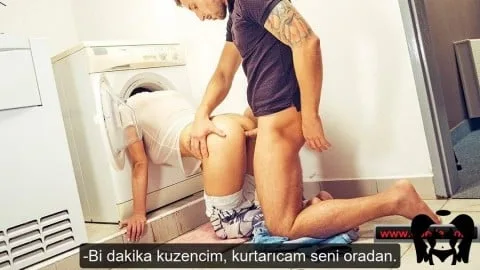 Kuzenini Çamaşır Makinesinde Sıkıştırıp Sikerek Sikini Temizletti